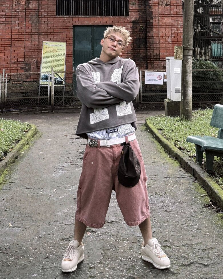 Hình ảnh dễ thương của Sơn Tùng M-TP ở Thảo cầm viên.