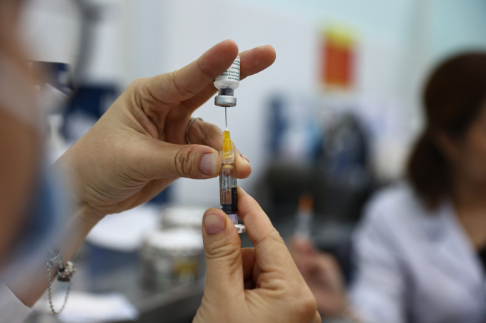 Tiêm vaccine tại Viện Pasteur TP HCM, tháng 8/2025. Ảnh: Như Quỳnh