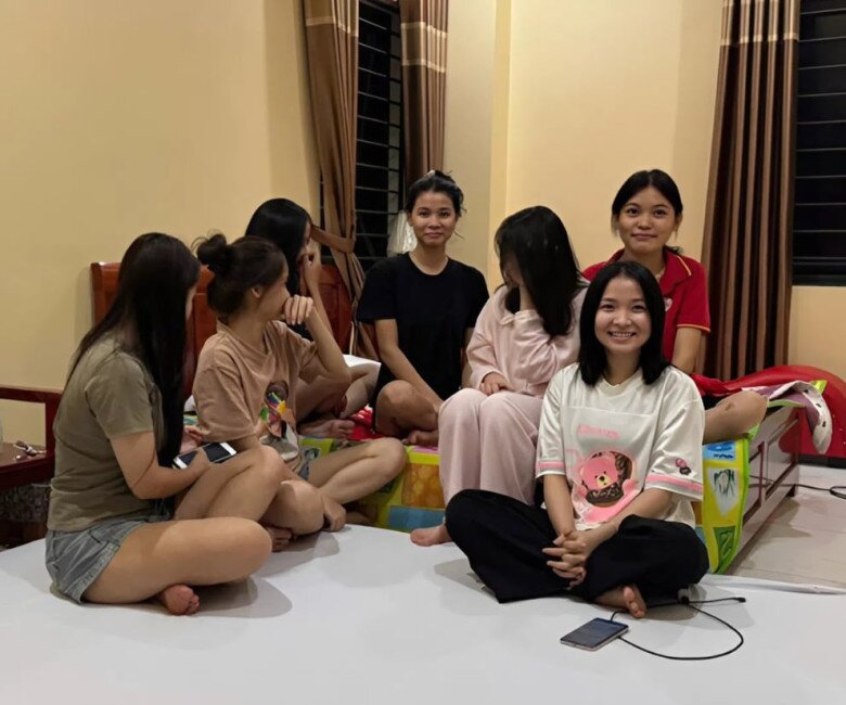 Đến thời điểm hiện tại, chị Thảo Nguyên đã đón hơn 120 người vào nhà lưu trú, tránh ngập.