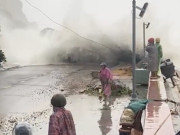 Tin tức - Bão số 13 gây nhiều thiệt hại, hàng trăm cuộc gọi cầu cứu, chính quyền túc trực xuyên đêm ứng phó