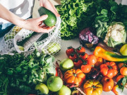 Sức khỏe - 14 loại rau củ chứa ít tinh bột lại giàu chất xơ, ở chợ Việt bán nhiều với giá rẻ, từ 5.000 đồng là mua được