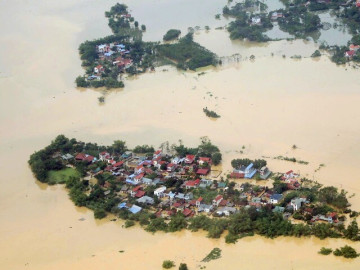 Xót xa hình ảnh ngôi làng ở Lạng Sơn bị nước lũ nuốt chửng nhìn từ trực thăng