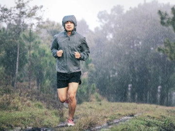 7 lưu ý quan trọng khi tập thể dục mùa lạnh, giúp hạn chế sốc nhiệt, phòng ngừa đột quỵ