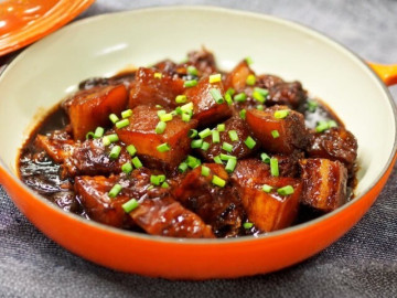 Thắng đường tạo màu kho cá, kho thịt: Thói quen giúp làm đẹp, tạo vị cho món ăn hay đang hại cả gia đình?