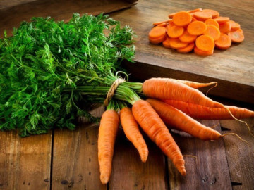 12 thực phẩm giàu vitamin A "cứu" đôi mắt khỏi ánh sáng xanh, giá rẻ từ 10.000 đồng, dân văn phòng nên mua ngay về dùng