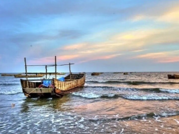 Bãi biển nào dài nhất Việt Nam, là điểm đến lý tưởng ở Quảng Ninh, có bãi đá thiên nhiên cực độc đáo?