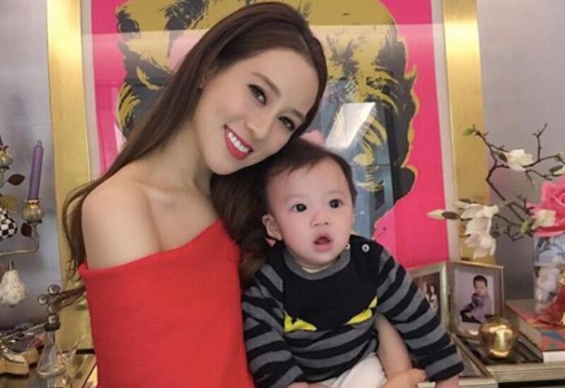 Là bố mẹ, dĩ nhiên ai cũng mong muốn con cái của mình có cuộc đời sung túc nhất, tương lai sau này có thể gả cho một gia đình tốt, làm vợ, làm dâu và làm mẹ sung sướng.