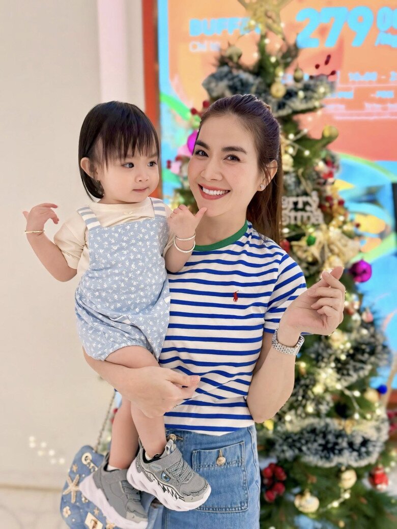 16 tháng tuổi đã đi học, nhìn loạt bữa ăn ở trường quốc tế học phí 150 triệu/năm của con gái Kha Ly ai cũng “choáng” - 1