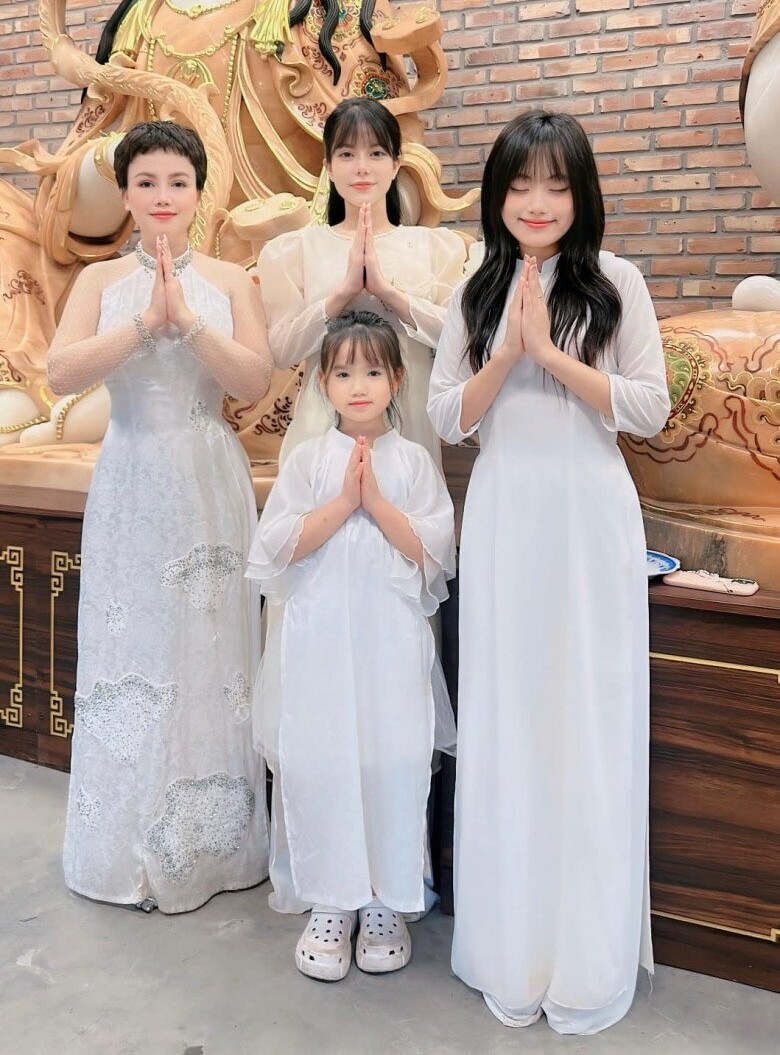 Có 3 con gái với 4 đời chồng, nữ diễn viên họ Đào nổi tiếng VTV đặt tên các ái nữ giống hệt nhau, đứa trẻ lớn lên rất đẹp - 2