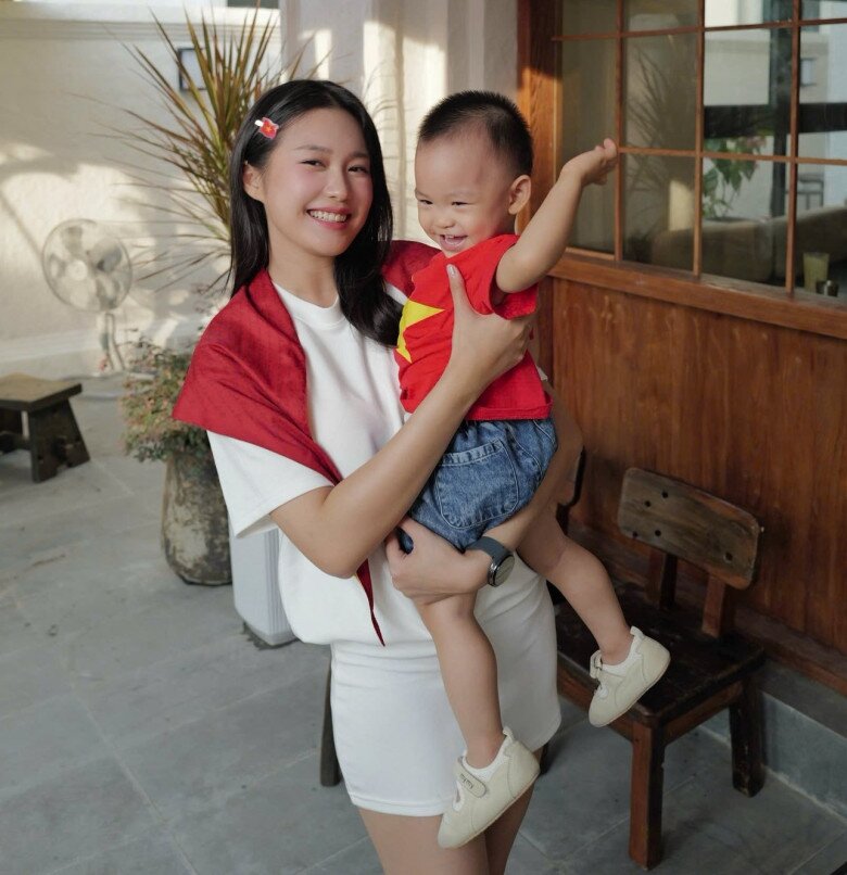 Cô gái khoe ảnh chụp ở quê đứng giữa Đoàn Văn Hậu và Doãn Hải My gây chú ý, mẹ bỉm được khen quá xinh - 4