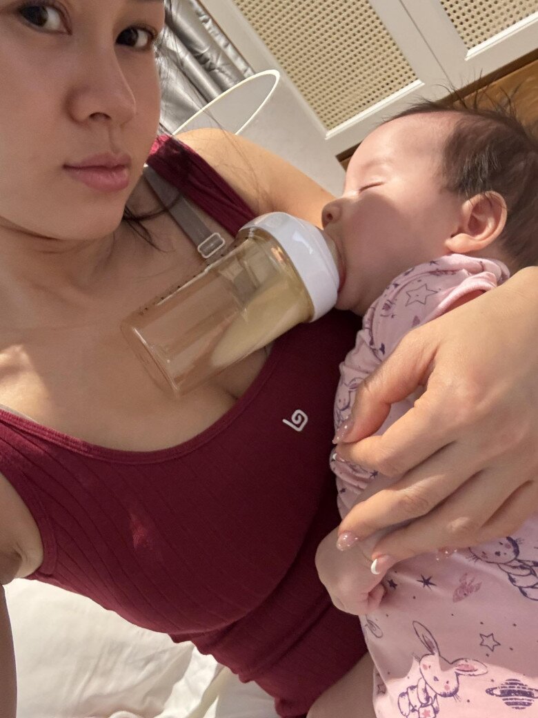 Cô giáo yoga nổi tiếng của Hồ Ngọc Hà sinh con 2 quốc tịch, chồng chi 100 triệu chăm vợ đẻ phòng vip - 9