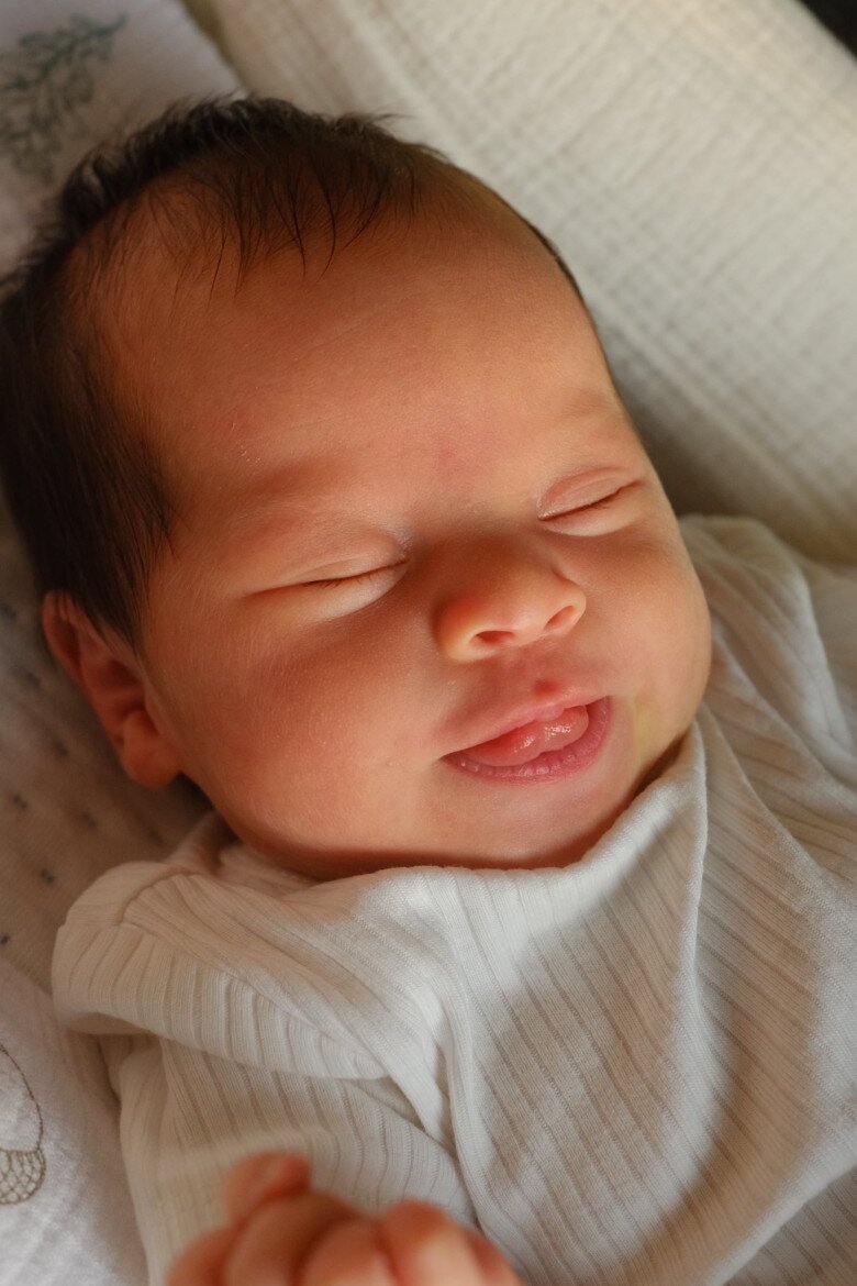 Cô giáo yoga nổi tiếng của Hồ Ngọc Hà sinh con 2 quốc tịch, chồng chi 100 triệu chăm vợ đẻ phòng vip - 7