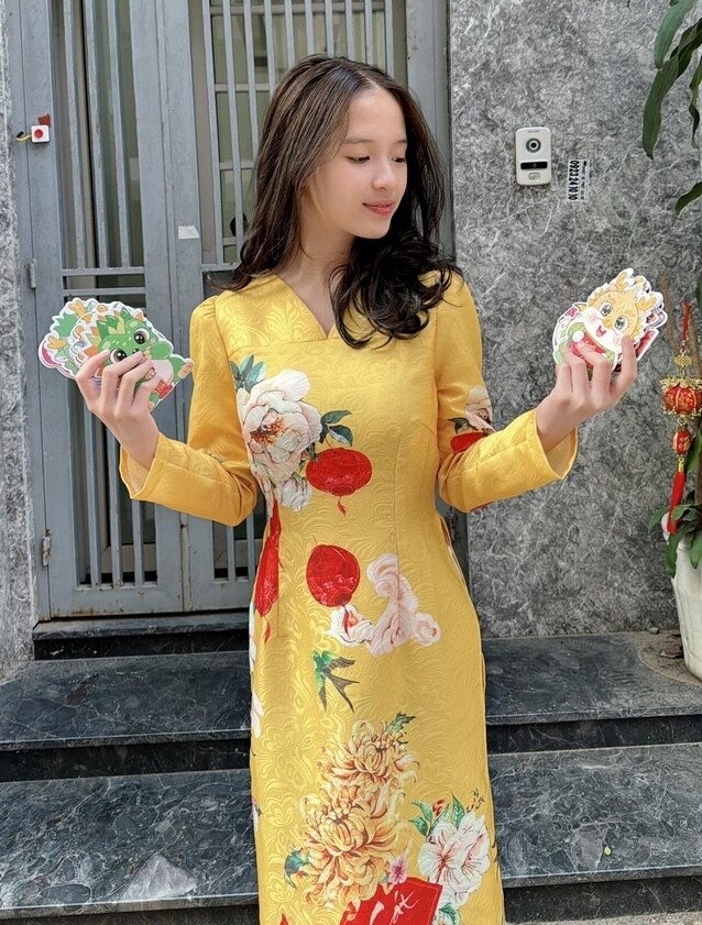 Nhím tuổi dậy thì xinh xắn chuẩn Hoa hậu tương lai.