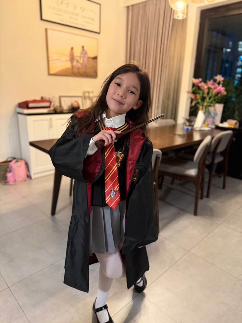 Con gái lai 2 dòng máu của Hà Anh học trường Quốc tế nói tiếng Anh vanh vách, về nhà chăm chỉ học thêm tiếng Việt - 5