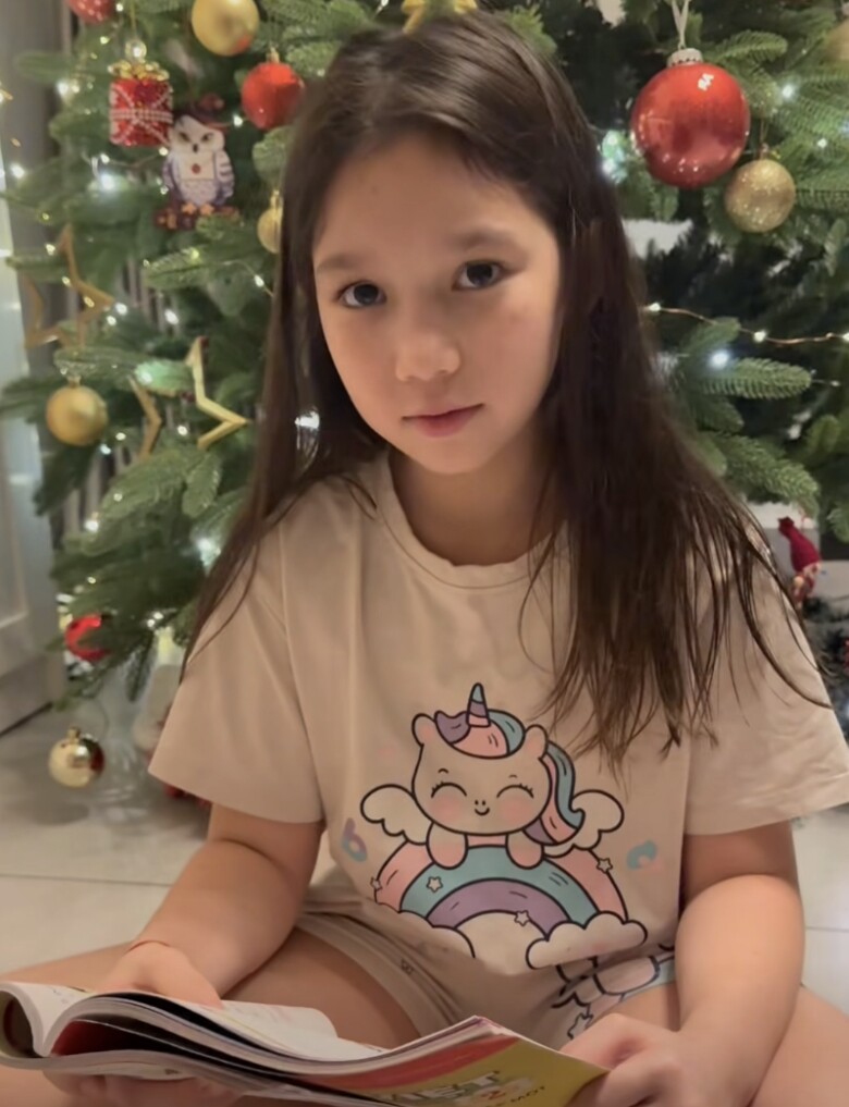 Con gái lai 2 dòng máu của Hà Anh học trường Quốc tế nói tiếng Anh vanh vách, về nhà chăm chỉ học thêm tiếng Việt - 3