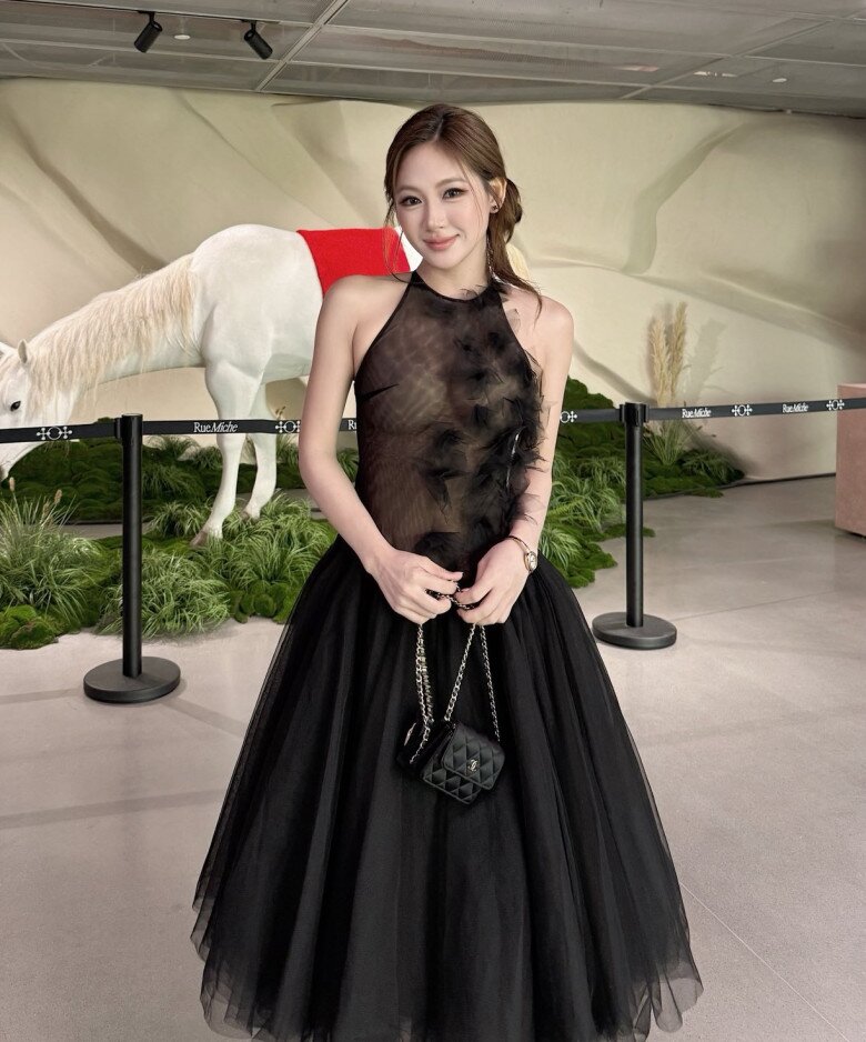 Đẹp nuột nà như gái 18, mẹ đơn thân U30 Hà Nội cứ ra đường là bị trêu, trai trẻ xin làm bố dượng - 2