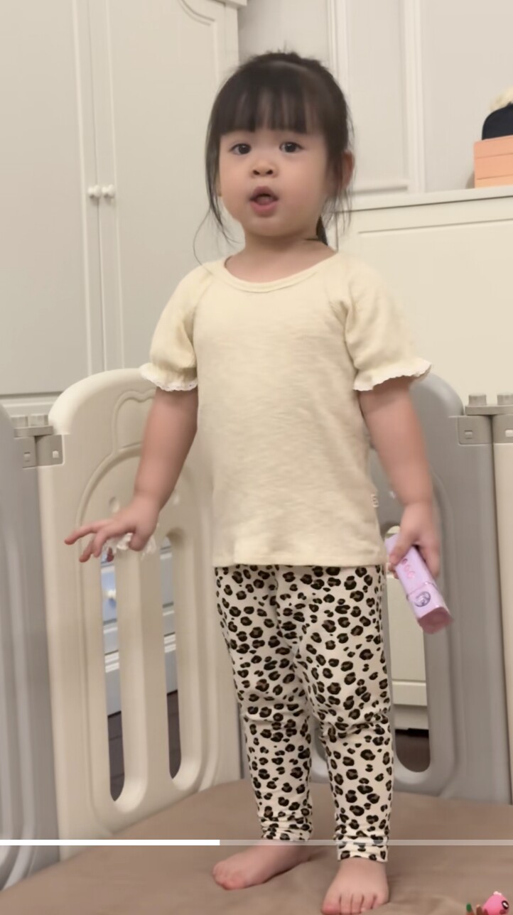 Con gái Hoa hậu Đỗ Mỹ Linh 2 tuổi hát hay, xinh xắn cười duyên, cuộc sống chuẩn tiểu thư hào môn - 3