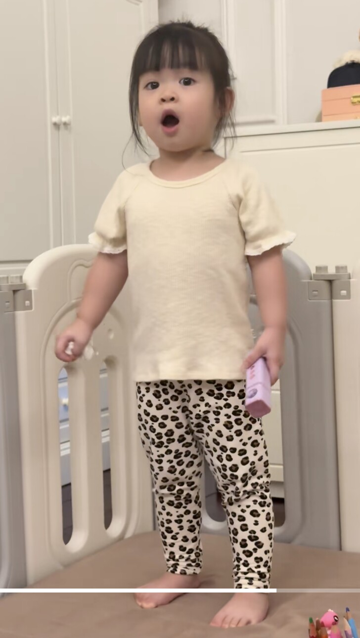 Con gái Hoa hậu Đỗ Mỹ Linh 2 tuổi hát hay, xinh xắn cười duyên, cuộc sống chuẩn tiểu thư hào môn - 4