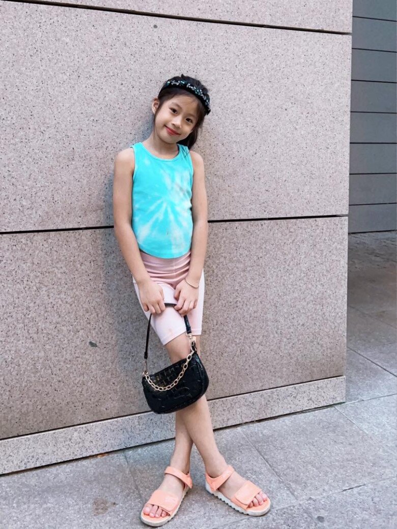 Đu trend amp;#34;trạm tỷamp;#34;, mẹ Việt 2 con khiến cộng đồng mạng bấn loạn vì quá xinh, nhìn con gái còn bất ngờ hơn - 5