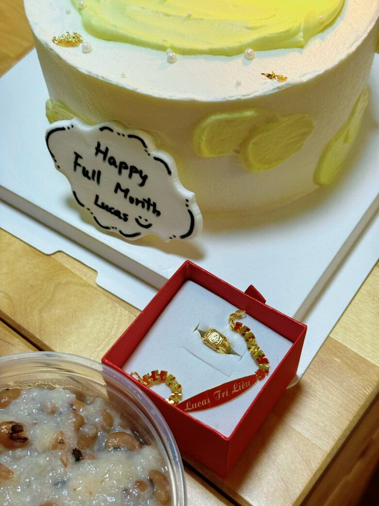 Hoa hậu “kiếm 1 tỷ trong 30 phút” làm tiệc đầy tháng cho con bên Canada, mâm cúng khác biệt hẳn ở Việt Nam - 5