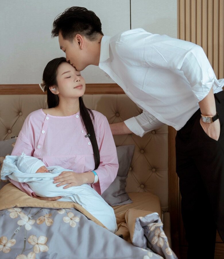 Hotgirl Hà Nội đẹp nõn nà sau sinh con cho nam diễn viên giờ vàng VTV, mẹ chồng chăm cháu để con dâu ngủ đến 12h trưa - 3