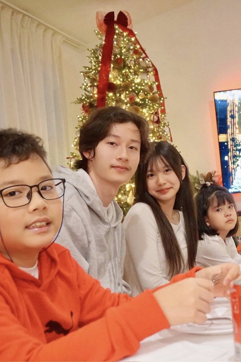 Jennifer Phạm khoe loạt ảnh bên gia đình, ngoại hình con riêng và con gái quốc tịch Mỹ dậy thì khác hẳn - 5