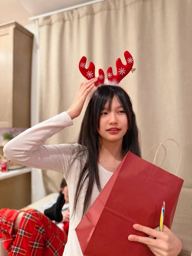 Jennifer Phạm khoe loạt ảnh bên gia đình, ngoại hình con riêng và con gái quốc tịch Mỹ dậy thì khác hẳn - 2