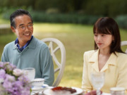 Yêu con - Sinh nhật bố chồng con dâu tặng phong bì 20 triệu, ông chuyển lại 50 triệu kèm lời nhắn khiến tôi lo sợ