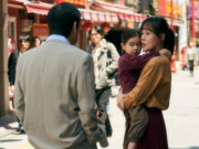 Yêu con - Con gái tố bị bố nuôi của mẹ “ngược đãi” mỗi ngày, mẹ kiểm tra camera thấy cảnh tượng liền mừng rỡ