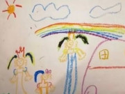 Cô bé 7 tuổi vẽ tranh gia đình 3 thành viên, sự xuất hiện của 2 người phụ nữ khiến cộng đồng mạng phẫn nộ