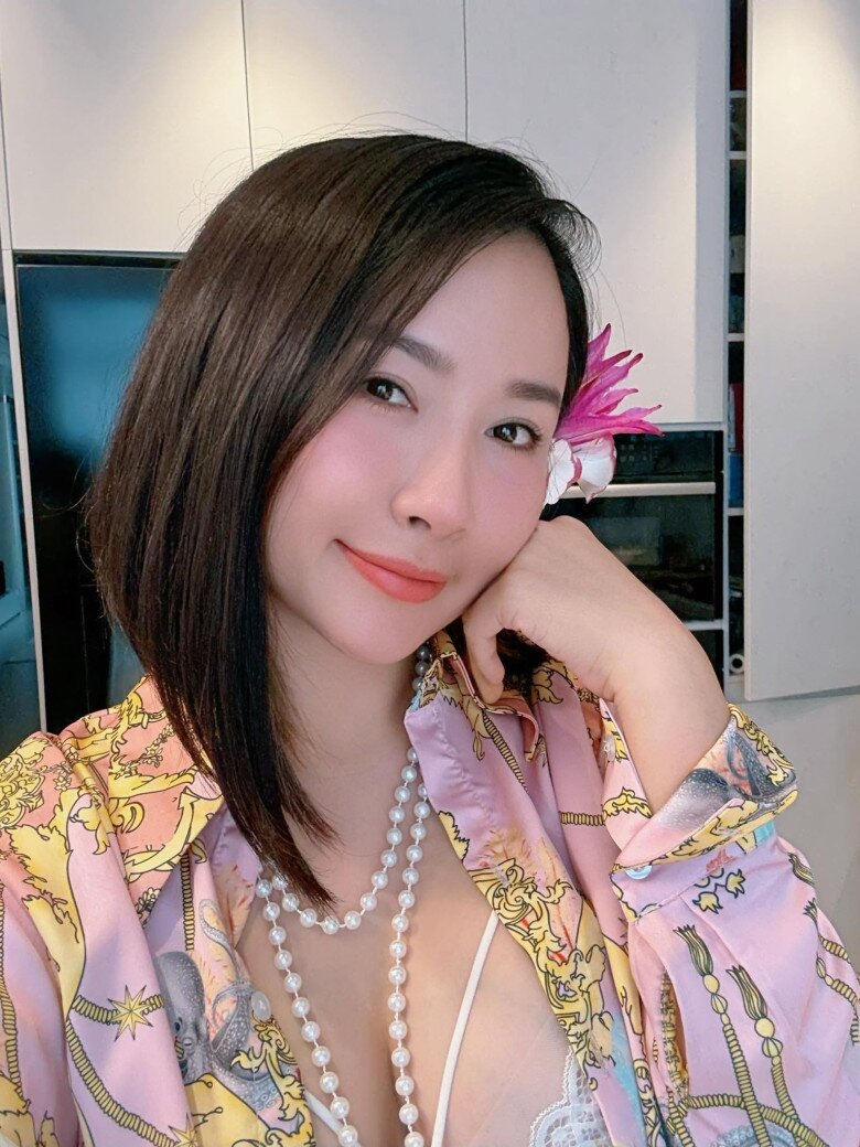 Mỹ nhân Hà Nội 9 năm đẻ liên tiếp 6 con dù mắc bệnh khó sinh, cuối cùng 37 tuổi làm mẹ đơn thân đẹp mơn mởn - 4