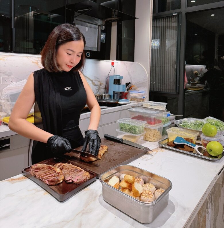 Mỹ nhân Hà Nội 9 năm đẻ liên tiếp 6 con dù mắc bệnh khó sinh, cuối cùng 37 tuổi làm mẹ đơn thân đẹp mơn mởn - 9