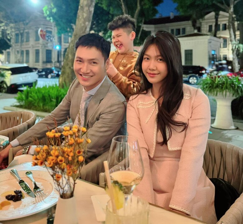 Nam thần VTV cưới bạn học, có 3 con đặt tên rất hay, ái nữ duy nhất lớn lên đẹp như Hoa hậu - 4