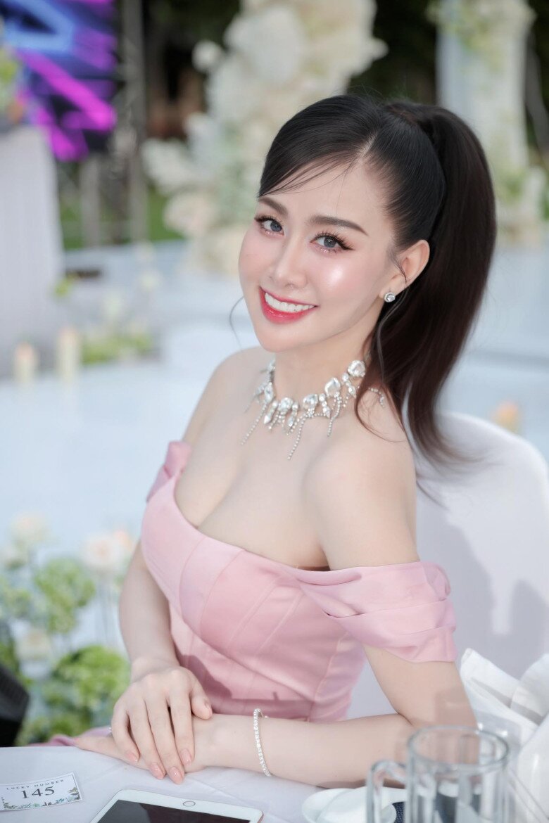 Nàng hậu xứ Nghệ ghi dấu ấn Quốc tế vì quá xinh, ít ai ngờ đã làm mẹ 3 con, càng đẻ càng đẹp - 5