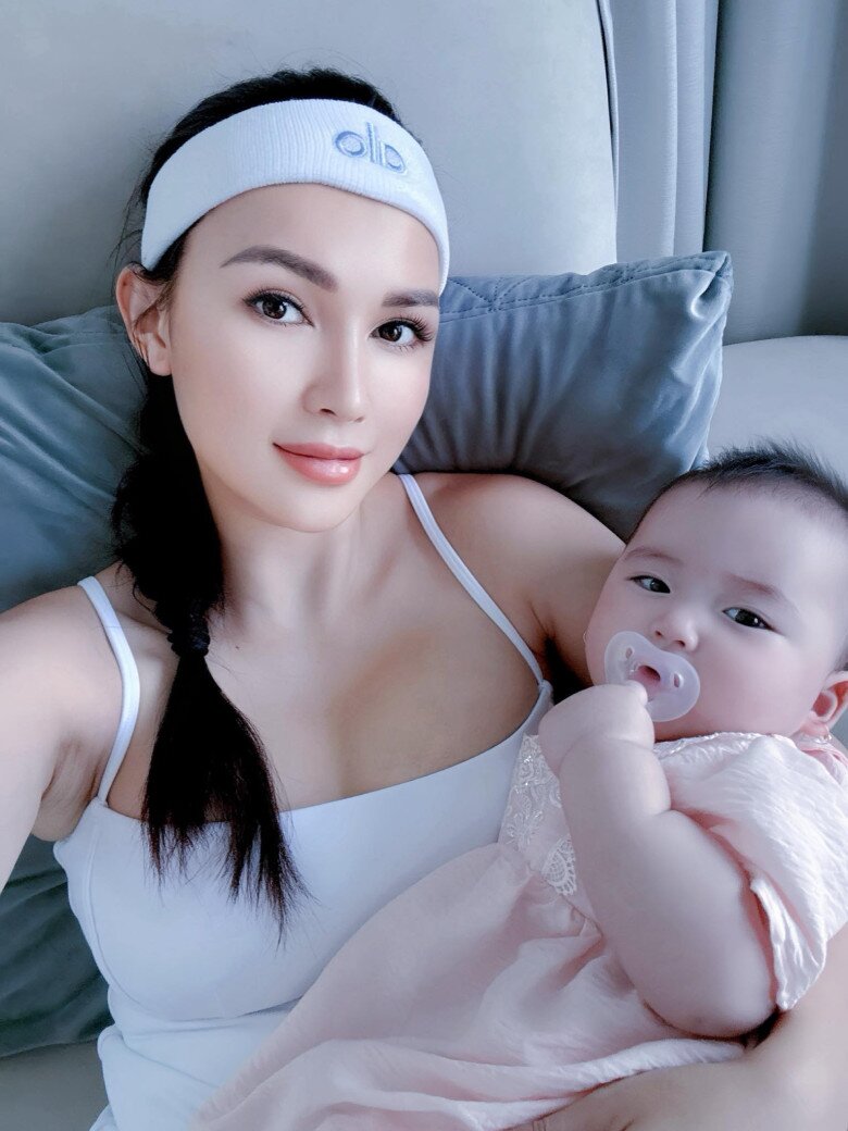 Người đẹp TP.HCM 36 tuổi làm mẹ 7 con nõn nà, ra đường chồng phải dặn amp;#34;Coi chừng người ta nghĩ em chưa chồngamp;#34; - 5