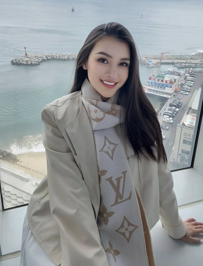 Chân dung mẹ 7 con 8X xinh đẹp, trẻ trung Nguyễn Thị Thu.