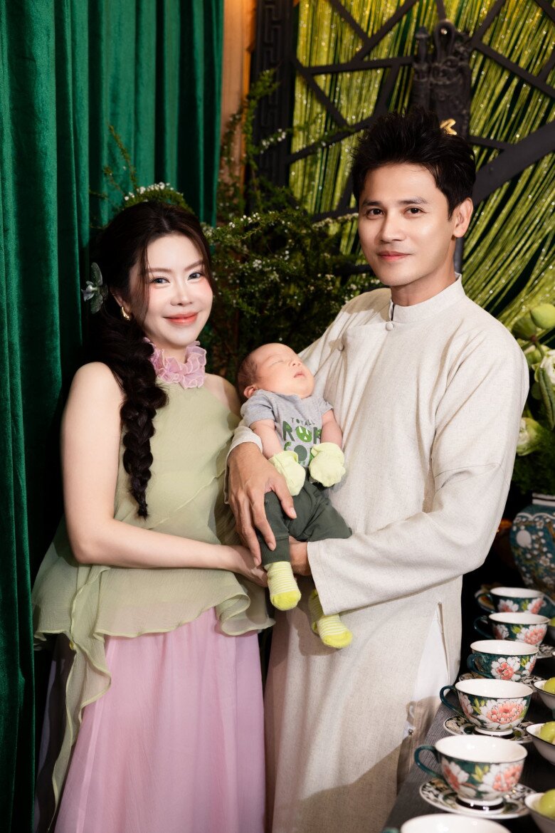 Nữ diễn viên sinh con thứ 2 với đồng nghiệp, làm mâm cúng đầy tháng cho quý tử tuyệt đẹp, hơn nhiều sao Việt - 1