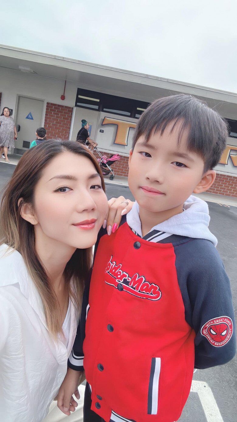 Phải lòng bác sĩ Việt kiều, siêu mẫu Sài Gòn yêu 1 tháng đã sang Mỹ cưới, giờ làm mẹ đơn thân bán hàng online nuôi con xứ người - 4