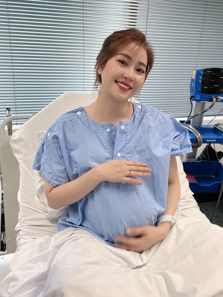 Hotgirl TVHK Việt rời cabin máy bay sang Úc làm mẹ, đẻ liên tiếp 2 con vẫn đẹp mơn mởn, được khuyên đi thi Hoa hậu - 4