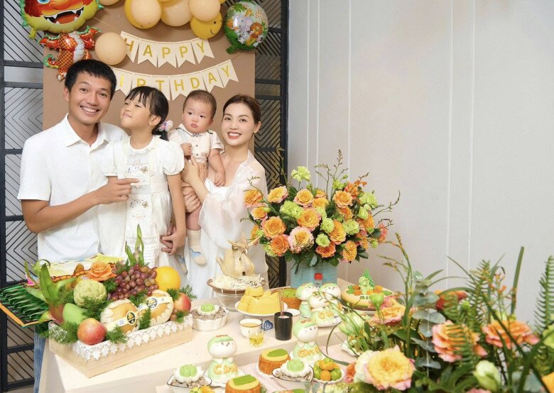 Vợ ca sĩ sinh quý tử, diễn viên Quang Tuấn “Địa đạo” làm tiệc thôi nôi cho con hoành tráng, mâm cúng hút mắt - 7