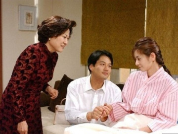 Mẹ kế muốn tôi ly hôn chồng lương 50 triệu/tháng để lấy ông chú già hàng xóm, 3 năm sau tôi cảm ơn bà