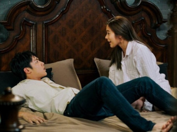 Sau 2 năm ly hôn tôi và chồng cũ quay lại, đêm đầu tiên anh đòi bật đèn ngủ đến sáng khiến tôi bối rối