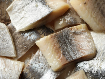 Loại cá tốt bậc nhất thế giới, được mệnh danh là "ngôi sao dinh dưỡng" cho trẻ, chợ Việt bán rẻ chỉ 45 nghìn/kg