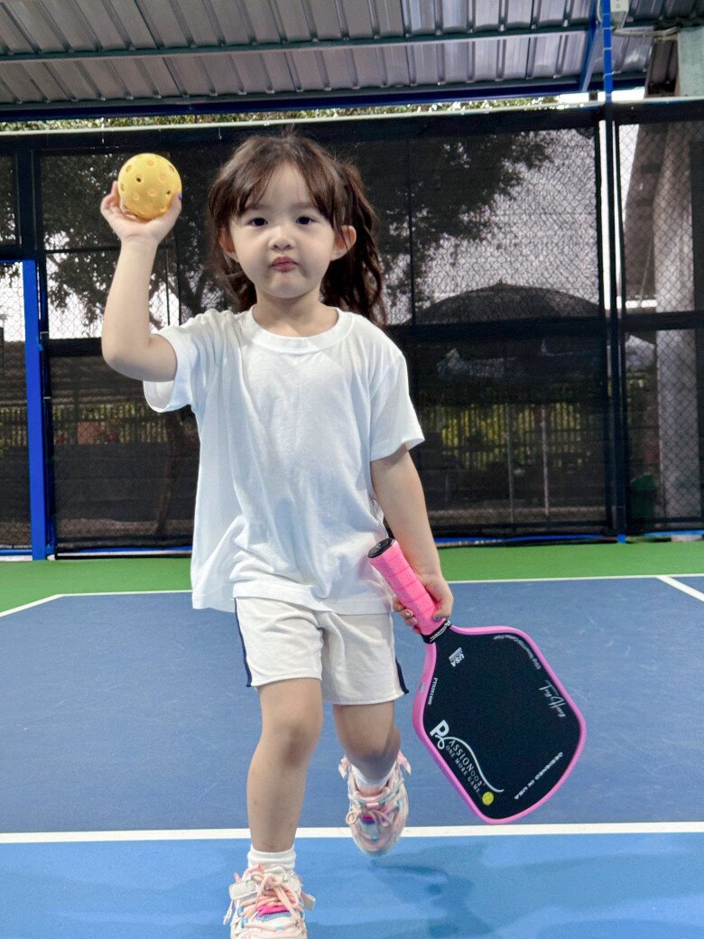 Winnie được bố mẹ rèn năng khiếu và thể thao từ sớm.