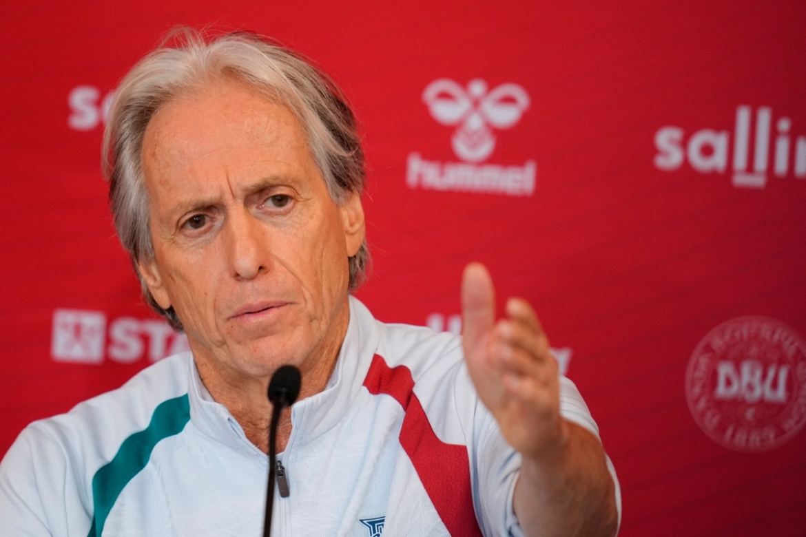 HLV Jorge Jesus (Ảnh: Reuters).
