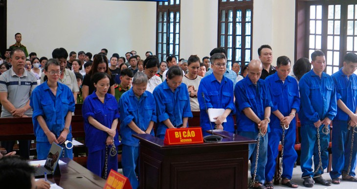 17 bị cáo lĩnh án do vì vi phạm quy định về an toàn thực phẩm tại Công ty CP  Đồ hộp Hạ Long. Ảnh: MD