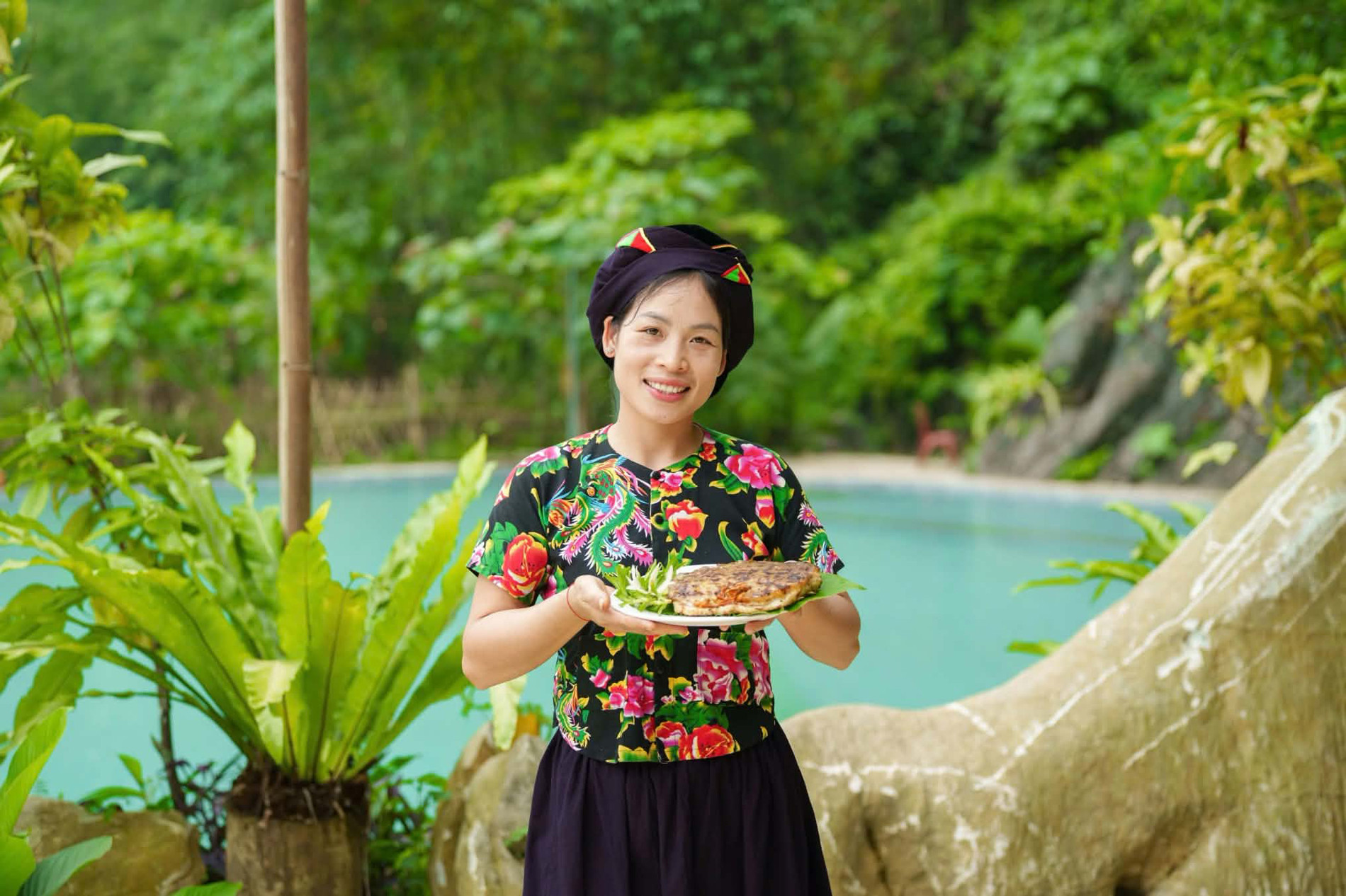 Mâm cơm dân dã của người Tày ở Lào Cai có loạt món lạ, du khách thích thú - 8
