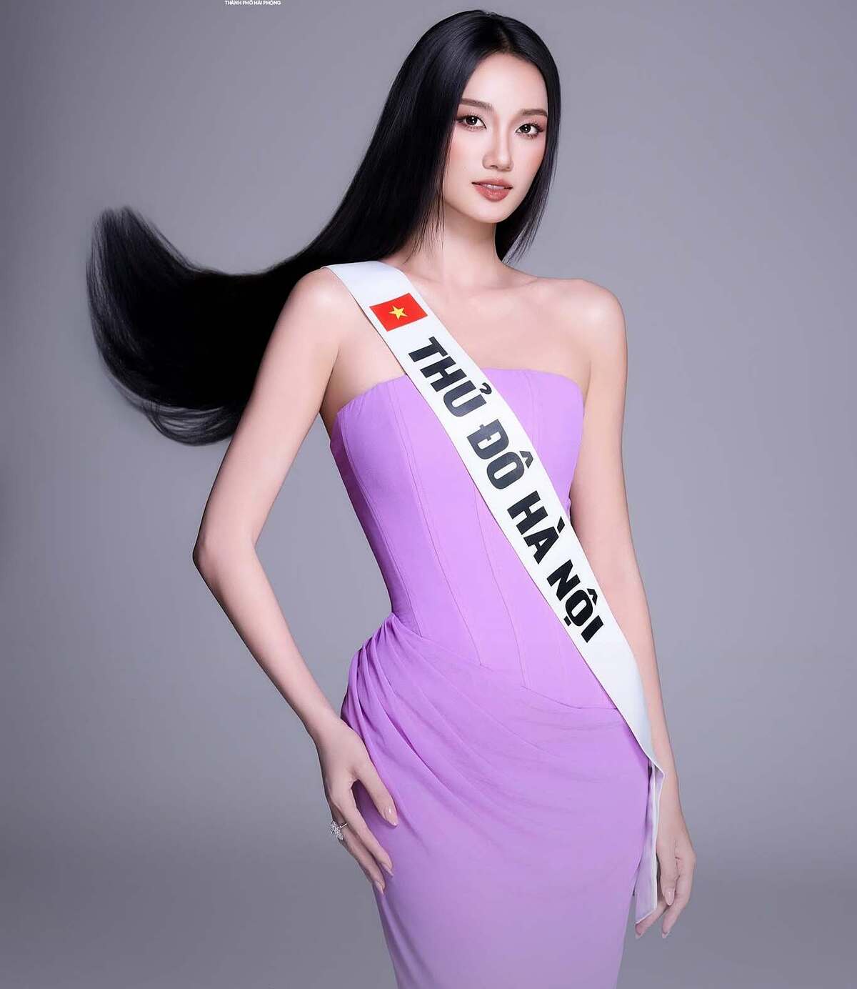 Ngày 1/10, cô tham gia tổng duyệt chương trình và phỏng vấn kín với ban giám khảo. Tại phần thi này, người đẹp có cơ hội thể hiện quan điểm, bản lĩnh và câu chuyện cá nhân bên cạnh khả năng trình diễn.