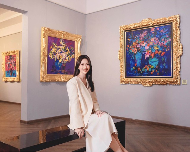 Ở Đặng Thu Thảo, sức hút nằm ở sự hài hòa. Gương mặt thanh tú, vóc dáng cân đối cùng phong thái nhẹ nhàng tạo nên hình ảnh nhất quán qua nhiều năm.