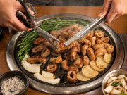 Bếp Eva - Vì sao người Hàn Quốc chuộng lòng bò hơn lòng lợn?